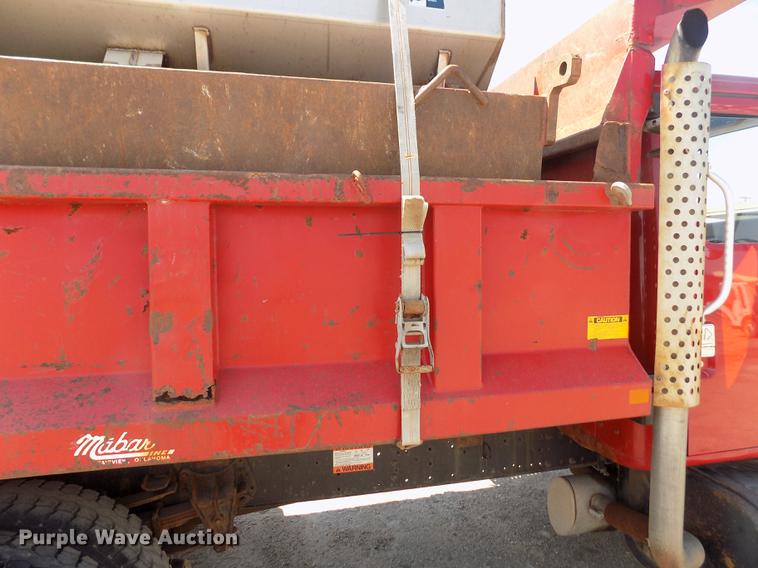 image for item DB9201 1992 International 4700 dump truck
