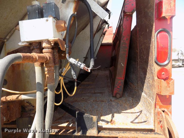 image for item DB9201 1992 International 4700 dump truck