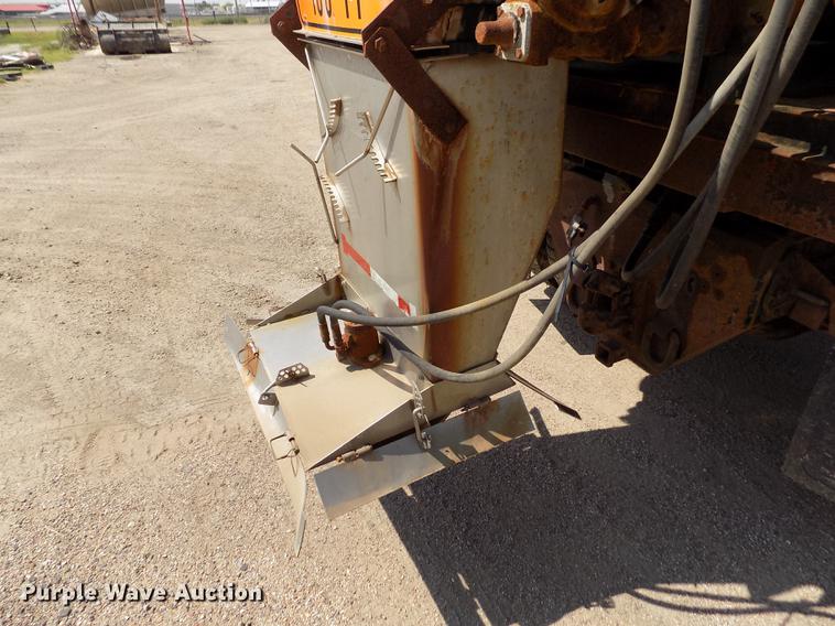 image for item DB9201 1992 International 4700 dump truck