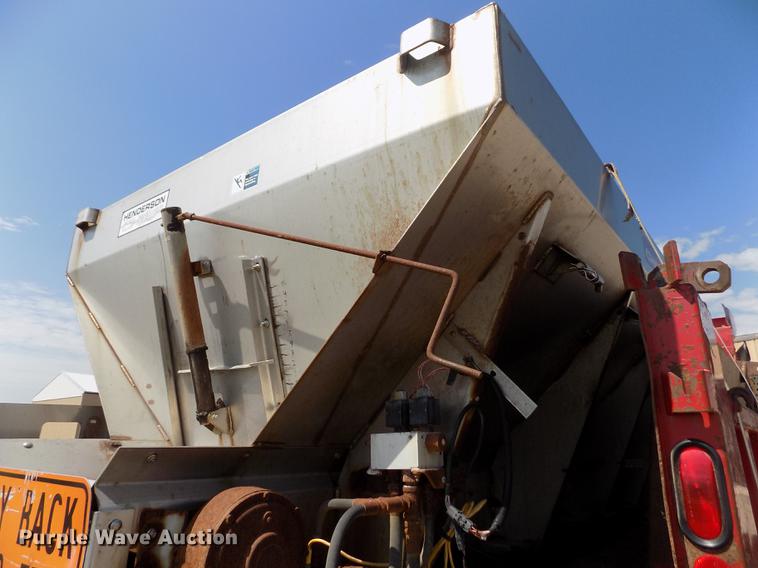 image for item DB9201 1992 International 4700 dump truck