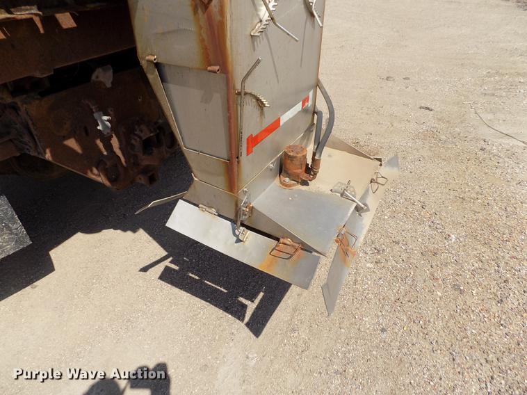 image for item DB9201 1992 International 4700 dump truck