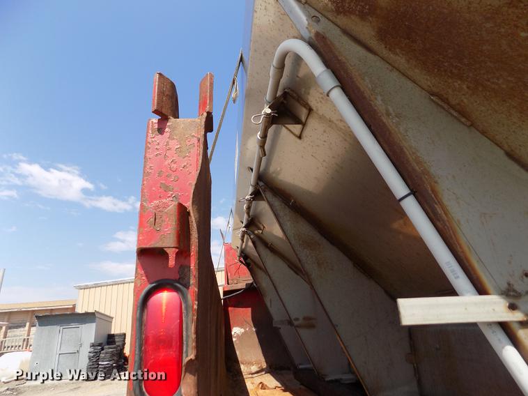 image for item DB9201 1992 International 4700 dump truck