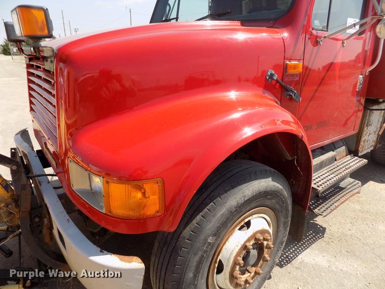 image for item DB9201 1992 International 4700 dump truck