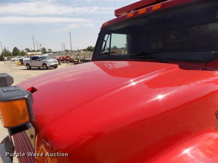 image for item DB9201 1992 International 4700 dump truck