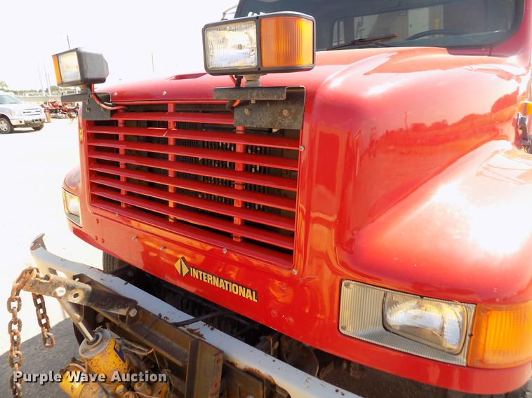 image for item DB9201 1992 International 4700 dump truck