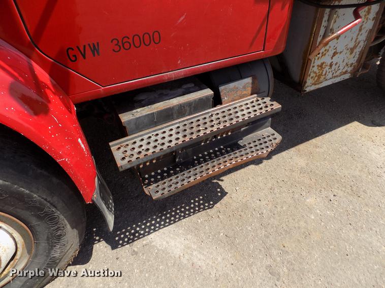 image for item DB9201 1992 International 4700 dump truck