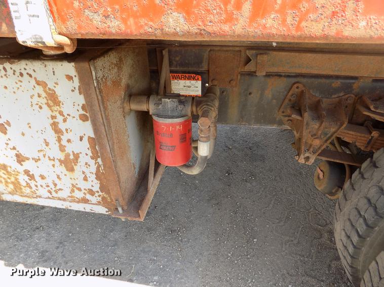 image for item DB9201 1992 International 4700 dump truck