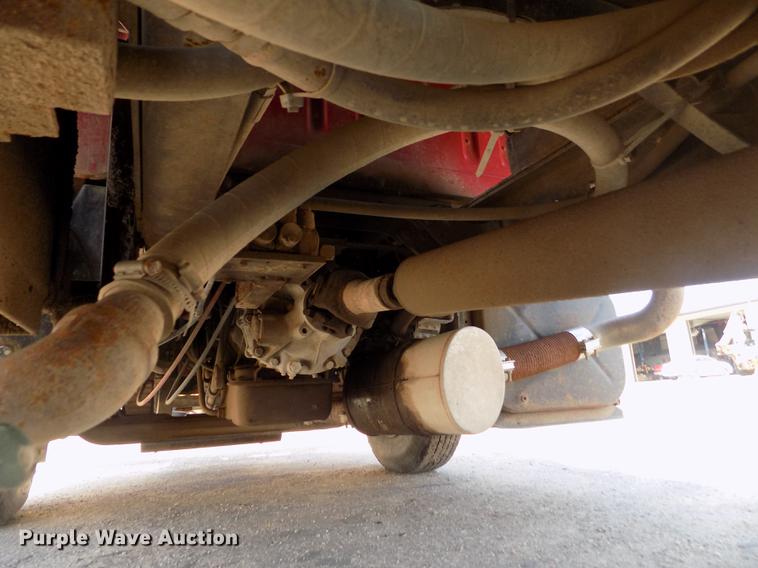 image for item DB9201 1992 International 4700 dump truck