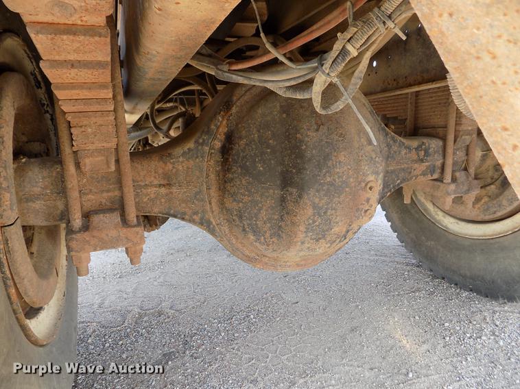 image for item DB9201 1992 International 4700 dump truck