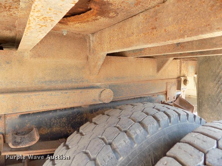 image for item DB9201 1992 International 4700 dump truck