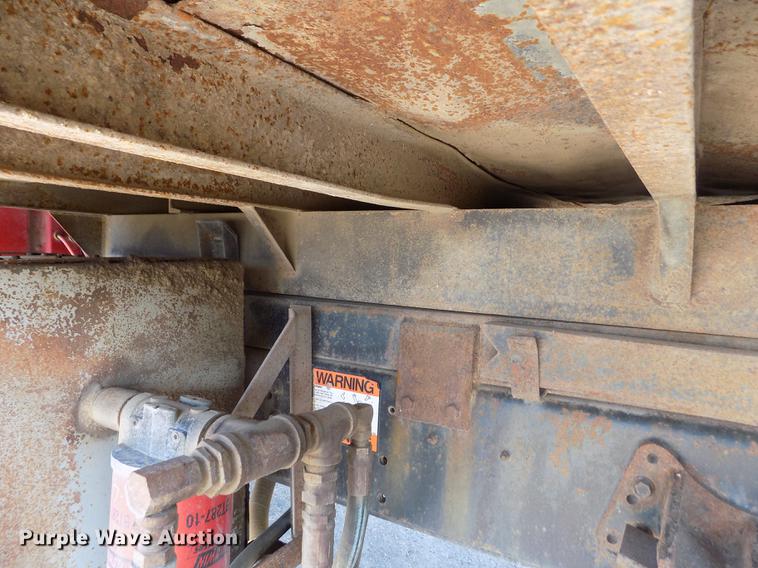 image for item DB9201 1992 International 4700 dump truck