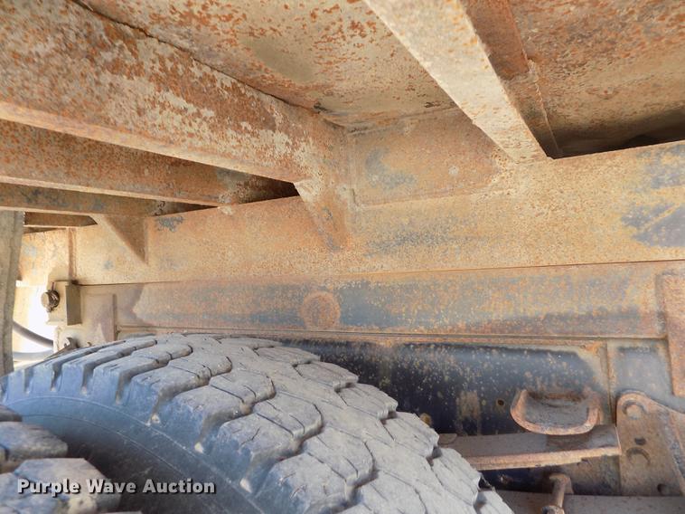 image for item DB9201 1992 International 4700 dump truck