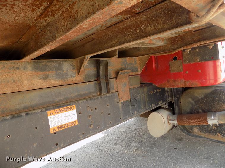 image for item DB9201 1992 International 4700 dump truck