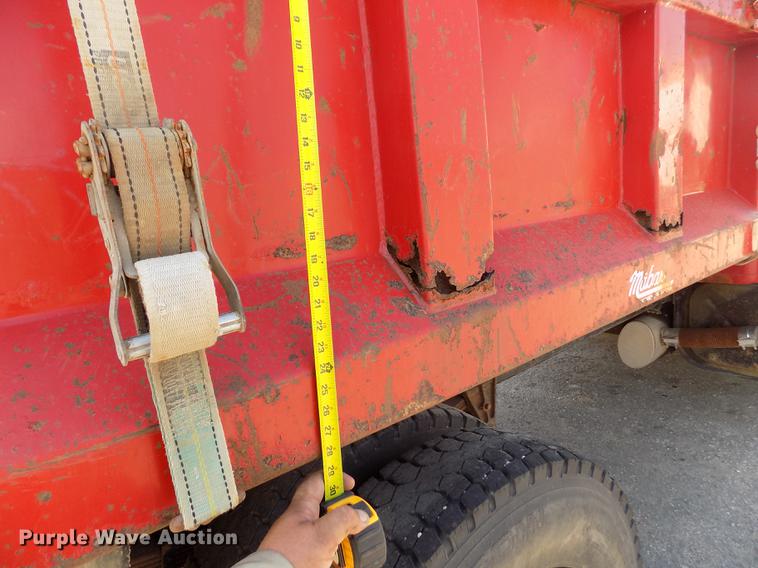 image for item DB9201 1992 International 4700 dump truck