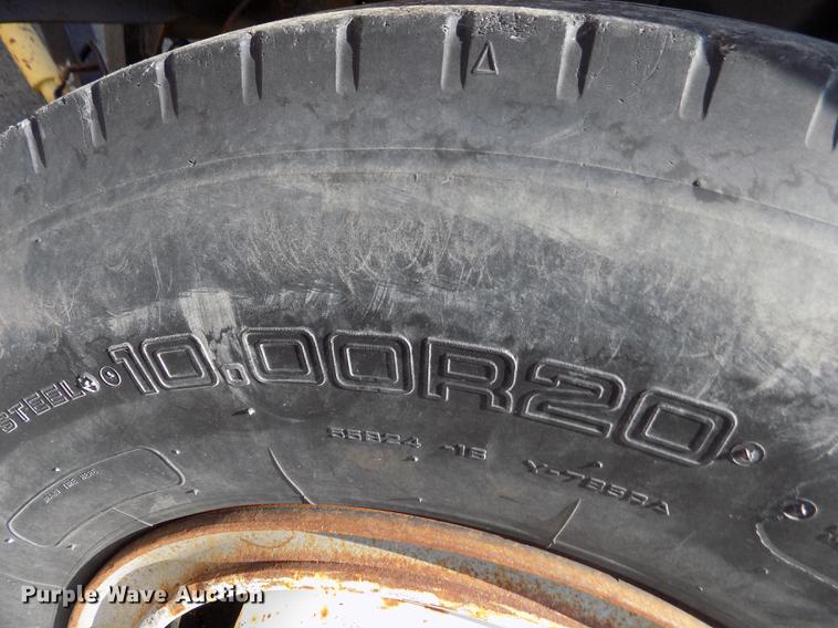 image for item DB9201 1992 International 4700 dump truck