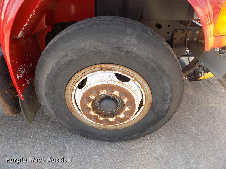 image for item DB9201 1992 International 4700 dump truck