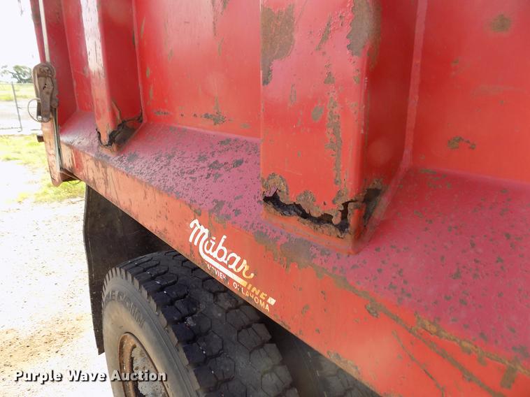 image for item DB9201 1992 International 4700 dump truck