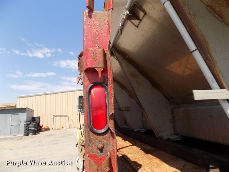 image for item DB9201 1992 International 4700 dump truck