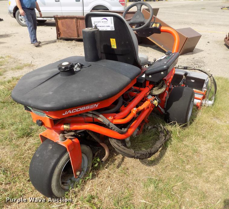 image for item DB9203 2008 Jacobsen G-Plex III Petrol greens mower