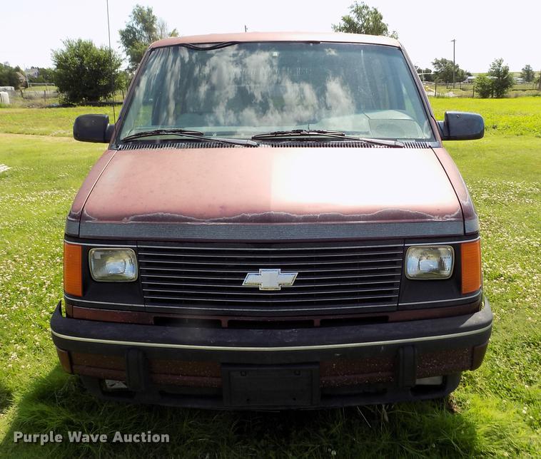image for item DB9236 1993 Chevrolet Astro van