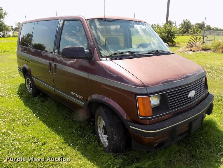 image for item DB9236 1993 Chevrolet Astro van