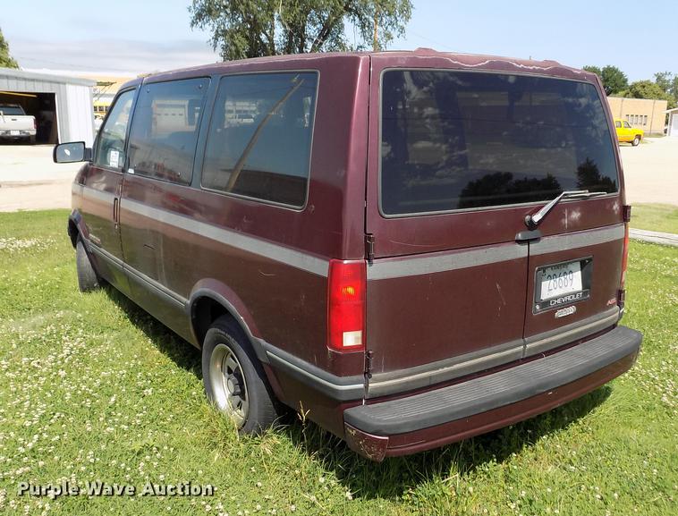 image for item DB9236 1993 Chevrolet Astro van