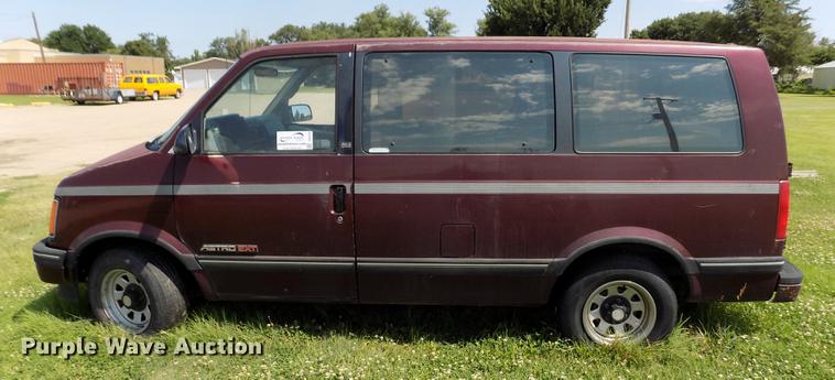 image for item DB9236 1993 Chevrolet Astro van