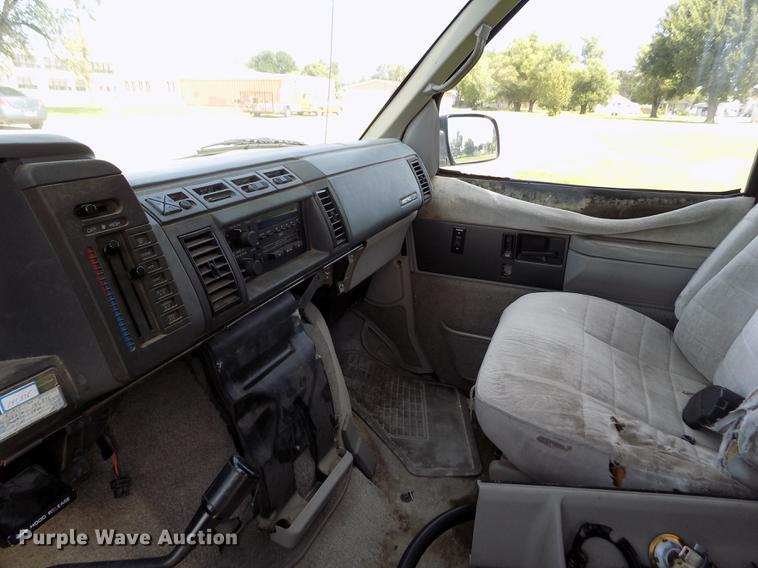 image for item DB9236 1993 Chevrolet Astro van