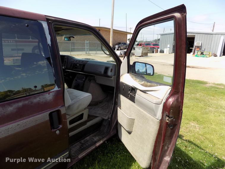 image for item DB9236 1993 Chevrolet Astro van