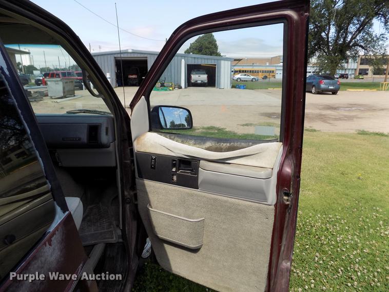 image for item DB9236 1993 Chevrolet Astro van