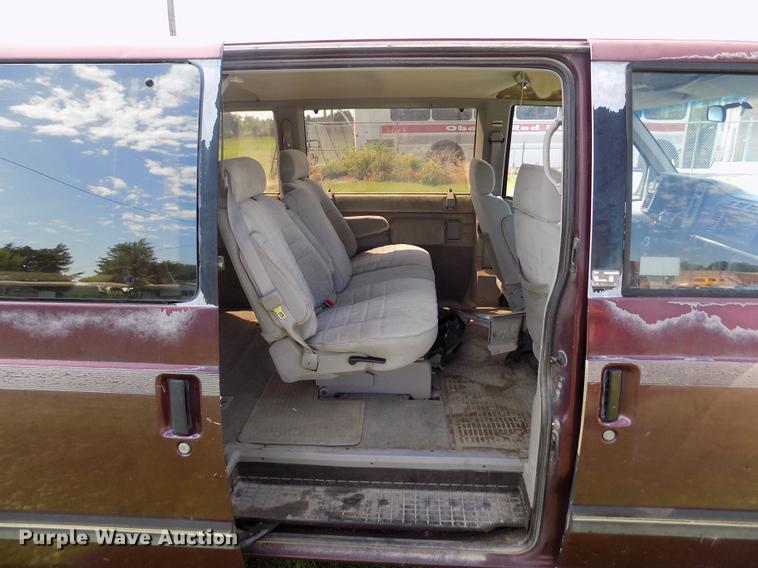 image for item DB9236 1993 Chevrolet Astro van