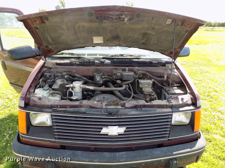 image for item DB9236 1993 Chevrolet Astro van