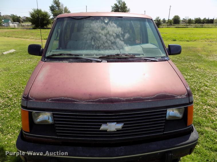 image for item DB9236 1993 Chevrolet Astro van