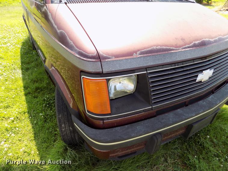 image for item DB9236 1993 Chevrolet Astro van