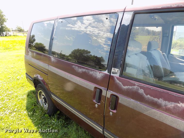 image for item DB9236 1993 Chevrolet Astro van