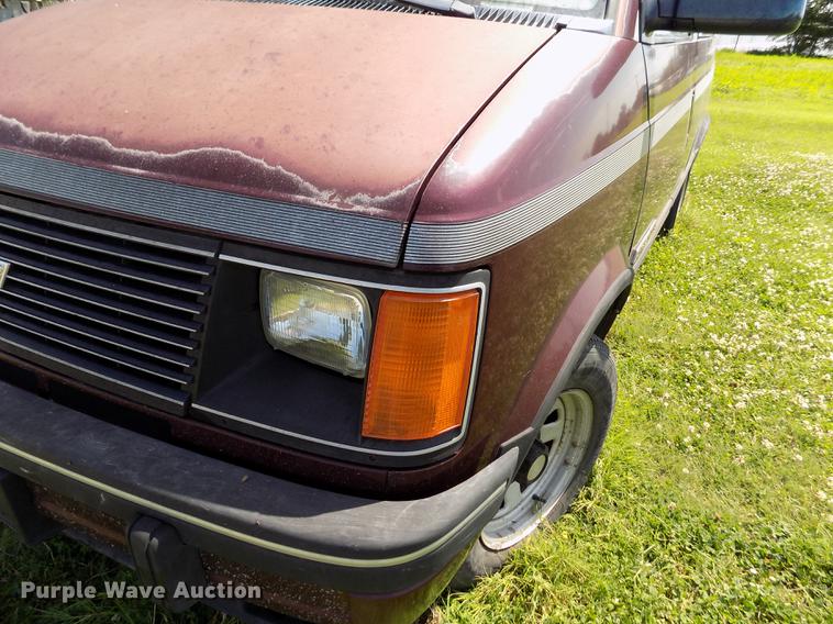 image for item DB9236 1993 Chevrolet Astro van