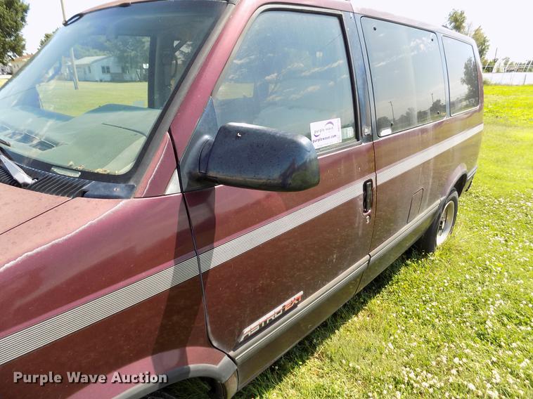 image for item DB9236 1993 Chevrolet Astro van