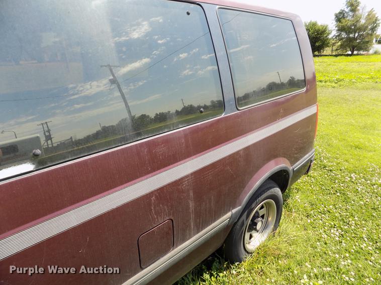 image for item DB9236 1993 Chevrolet Astro van