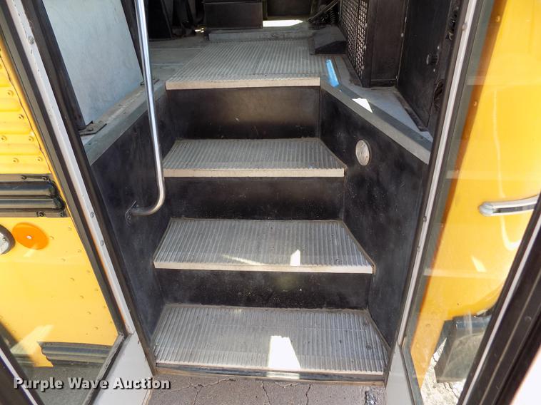 image for item DB9237 1994 Thomas Built Saf-T-Liner ER school bus