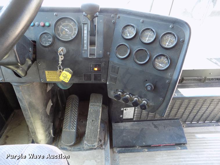 image for item DB9237 1994 Thomas Built Saf-T-Liner ER school bus