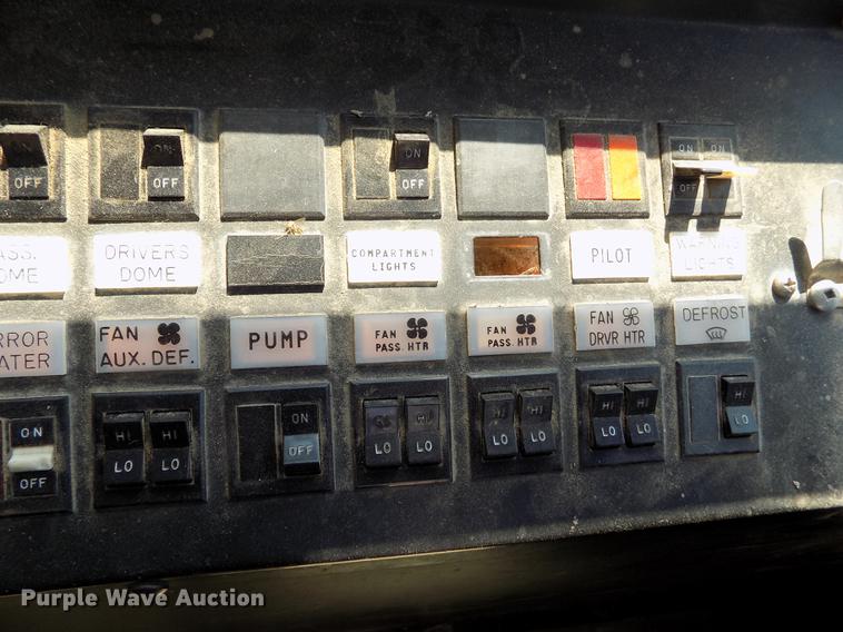 image for item DB9237 1994 Thomas Built Saf-T-Liner ER school bus