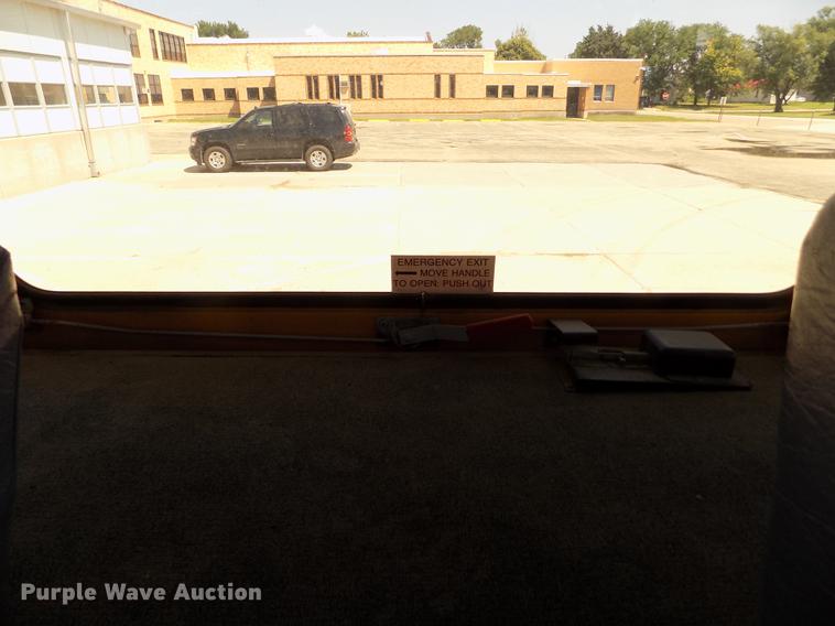 image for item DB9237 1994 Thomas Built Saf-T-Liner ER school bus