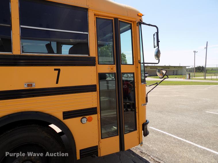 image for item DB9237 1994 Thomas Built Saf-T-Liner ER school bus