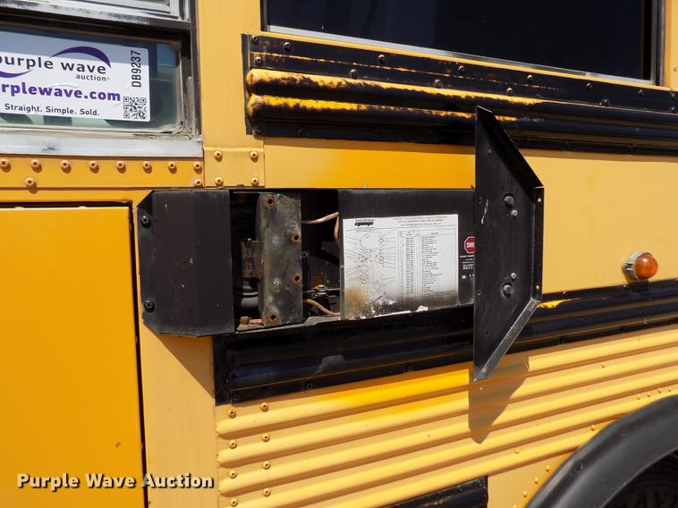 image for item DB9237 1994 Thomas Built Saf-T-Liner ER school bus