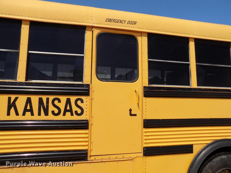 image for item DB9237 1994 Thomas Built Saf-T-Liner ER school bus