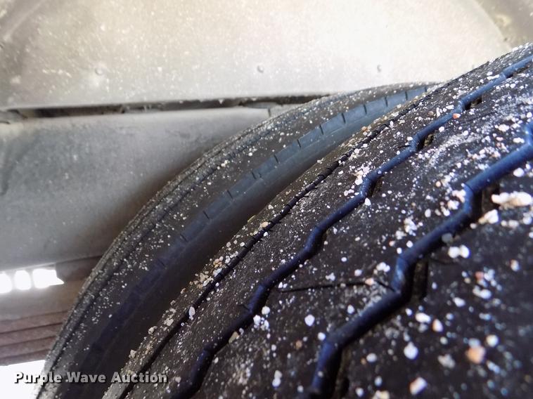 image for item DB9237 1994 Thomas Built Saf-T-Liner ER school bus