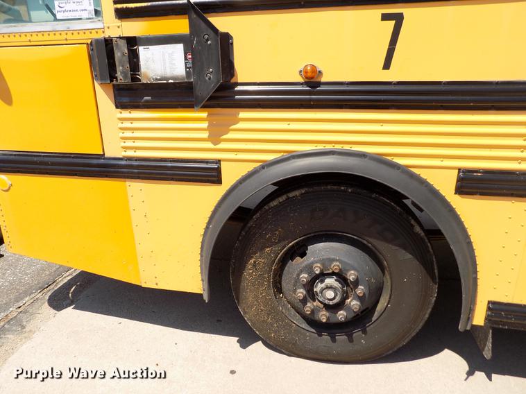 image for item DB9237 1994 Thomas Built Saf-T-Liner ER school bus