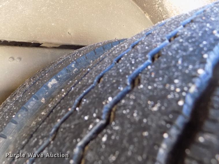 image for item DB9237 1994 Thomas Built Saf-T-Liner ER school bus