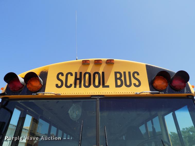 image for item DB9237 1994 Thomas Built Saf-T-Liner ER school bus