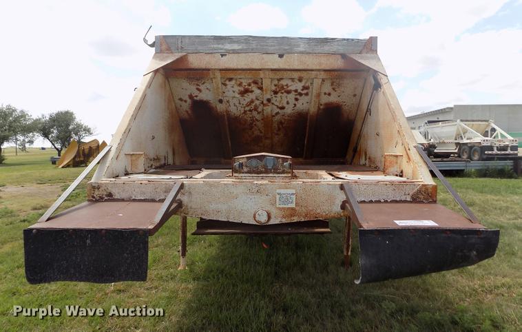 image for item DB9239 1985 Ranch Manufacturing Co bottom dump trailer
